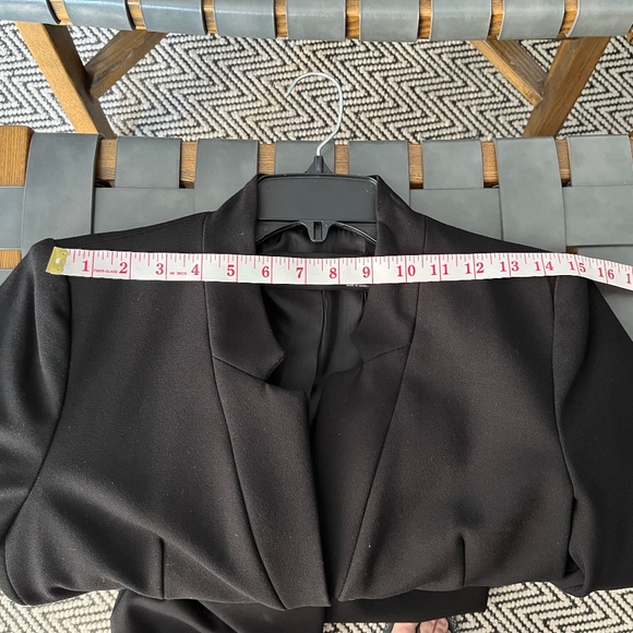 Zara (M) black, spring/fall blazer, one button, with pockets, EUC, black. - Picture 12 of 16